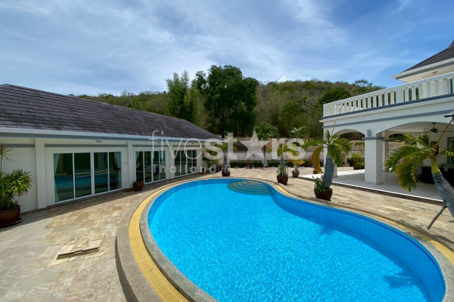 Spacious 6-Bedroom Villa in Khao Tao, Hua Hin – Private Pool, Guest House & Scenic Views, photo 5