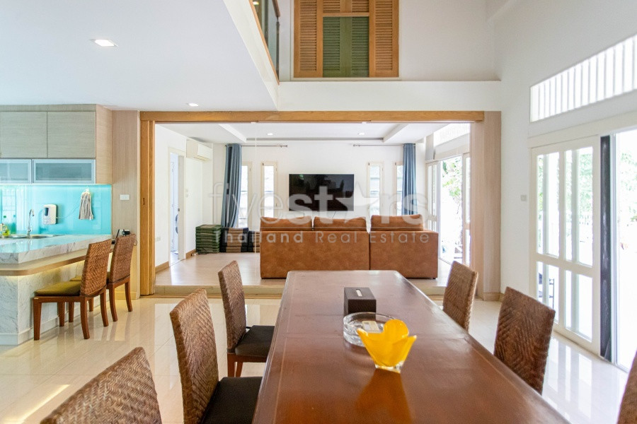 Colonial 3 Bed 4 Bath Villa For Sale with Beachfront Access in Private Estate, photo 9