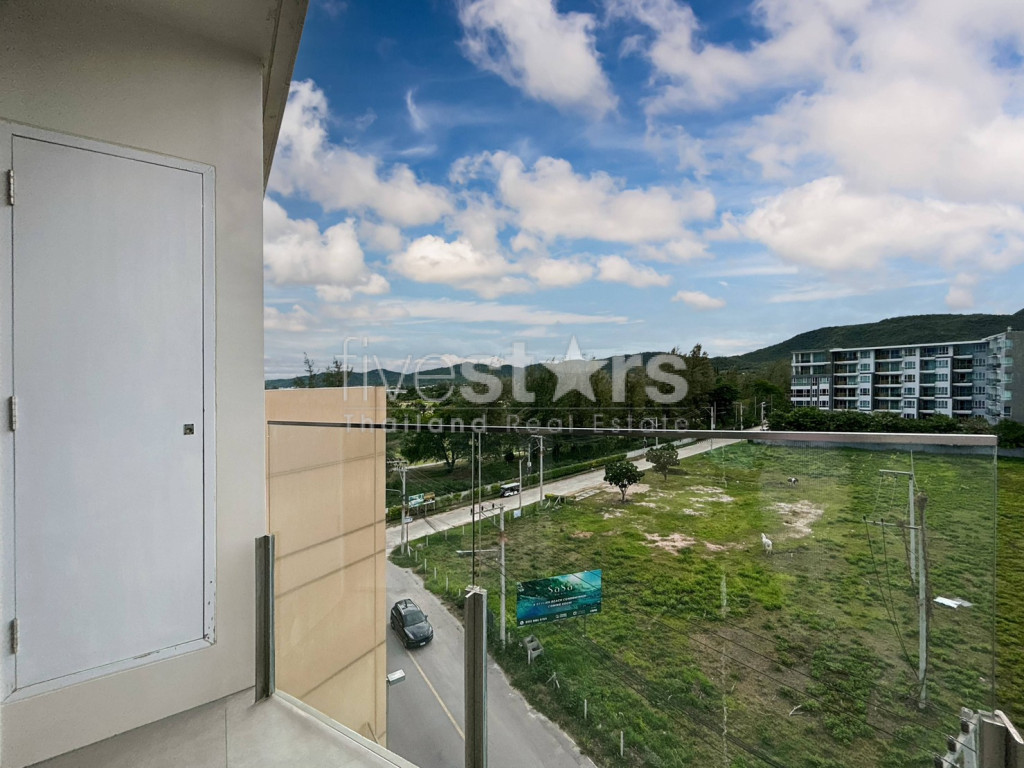 The Sanctuary : 2 Bedroom Condo Mountain View, photo 2