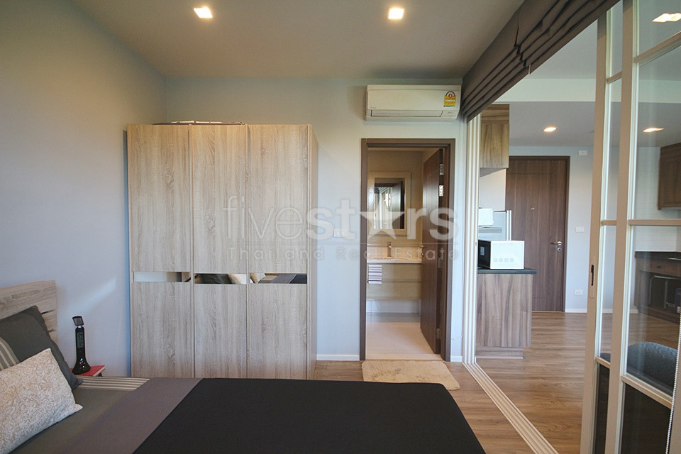 Absolute Beachfront 2 Bed Condo For Sale in Khao Takiap, photo 13