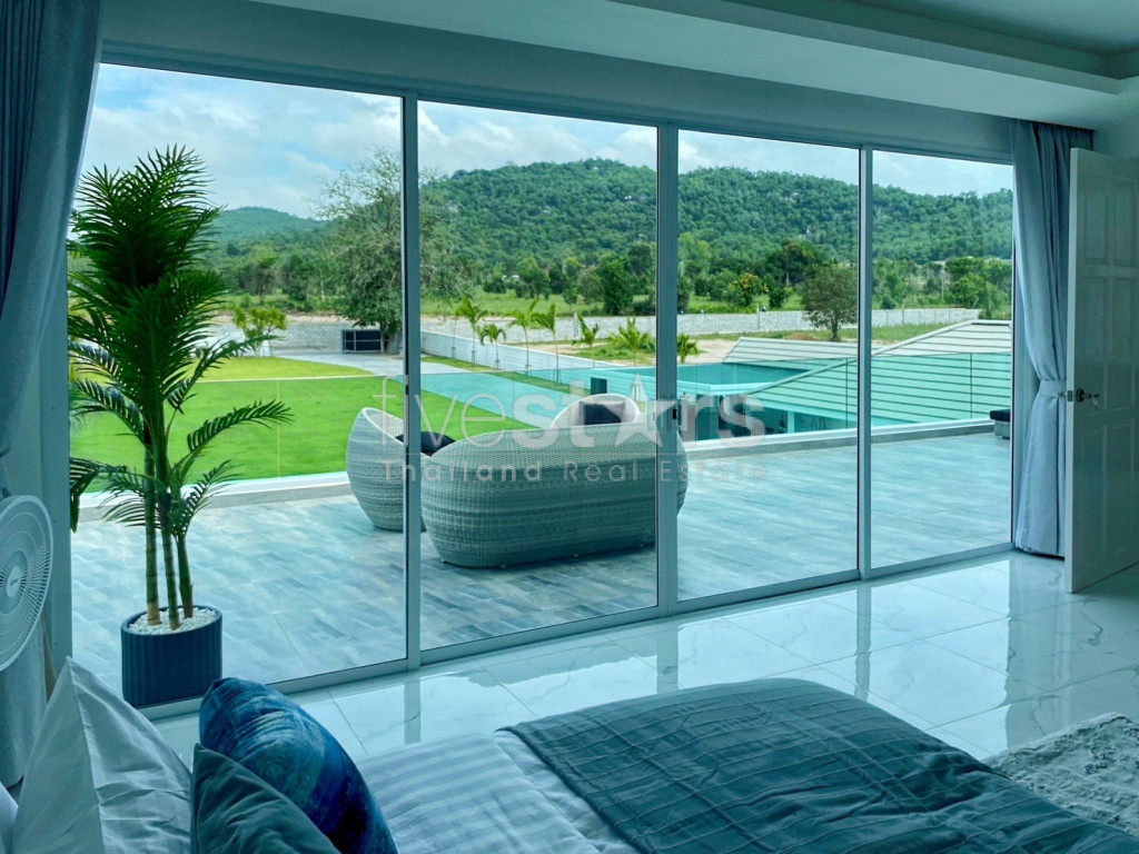 Baan Chai Talay : Beach Front 3 Bedroom Villa