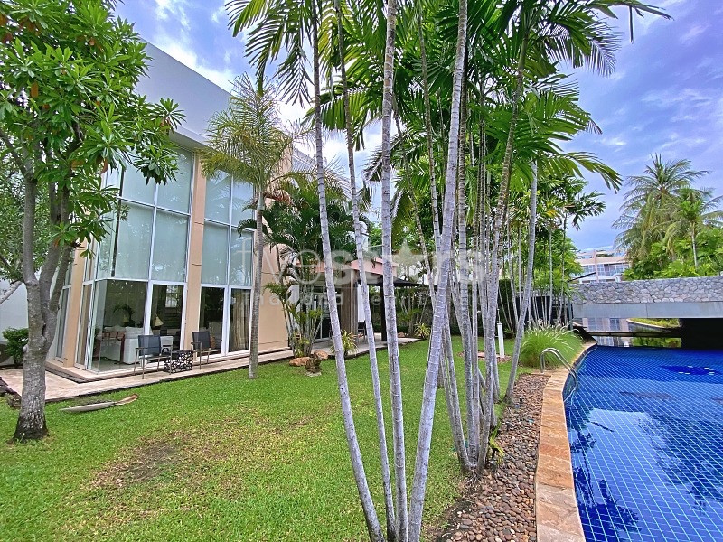 Luxurious 4 Bedroom 2 Storey Villa On Private Residence