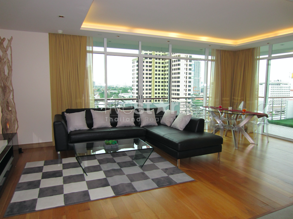 Appartement 2 chambres avec une grande terrasse proche du BTS Ari