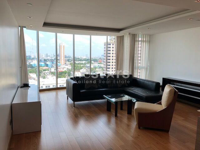 2 bedroom condo for rent near BTS Ari, photo 2