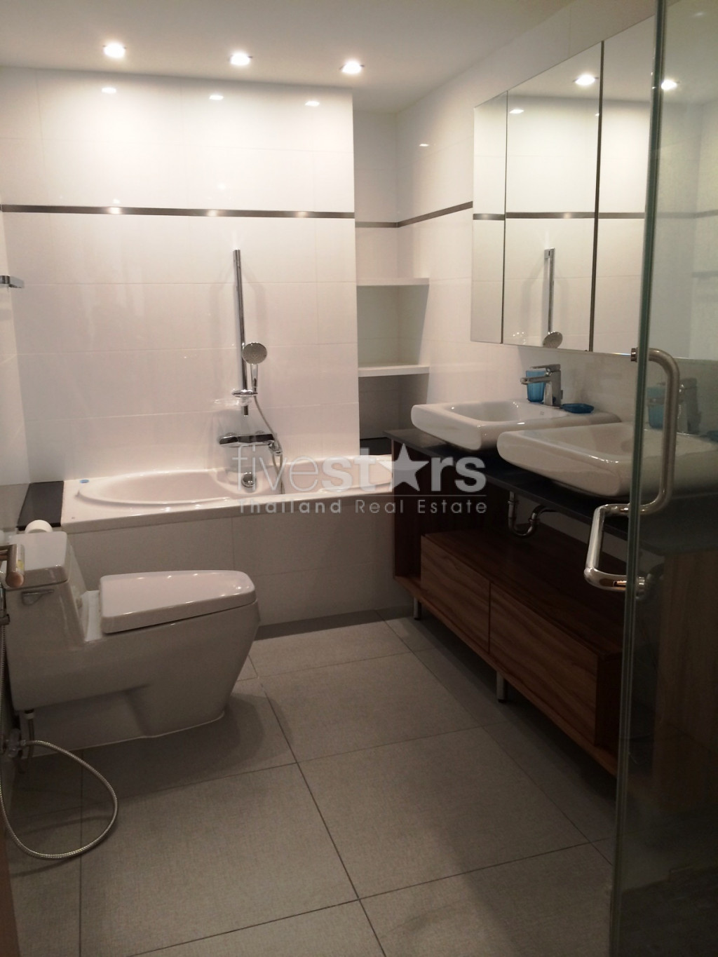 Appartement spacieux de 2 chambres à louer à Ari, photo 11