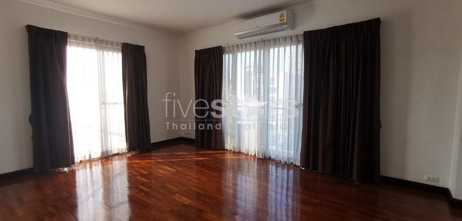 Appartement avec 3 chambres à louer à Aree, photo 13