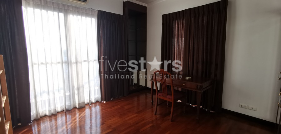 Appartement avec 3 chambres à louer à Aree, photo 8
