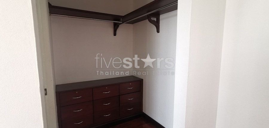 Appartement avec 3 chambres à louer à Aree, photo 12