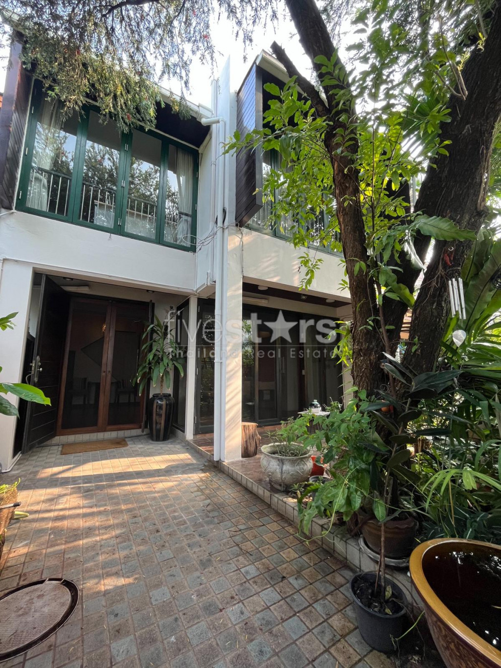 Maison 3 chambres à louer à Phayathai à 20 minutes du BTS Ari
