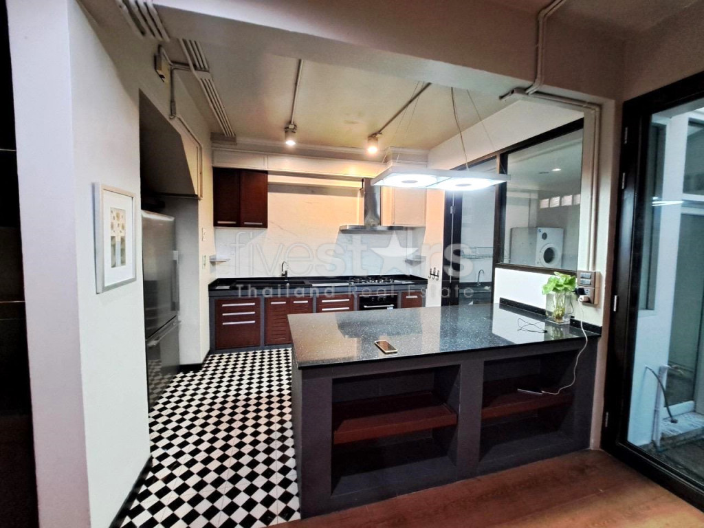 Maison 3 chambres à louer à Phayathai à 20 minutes du BTS Ari, photo 5