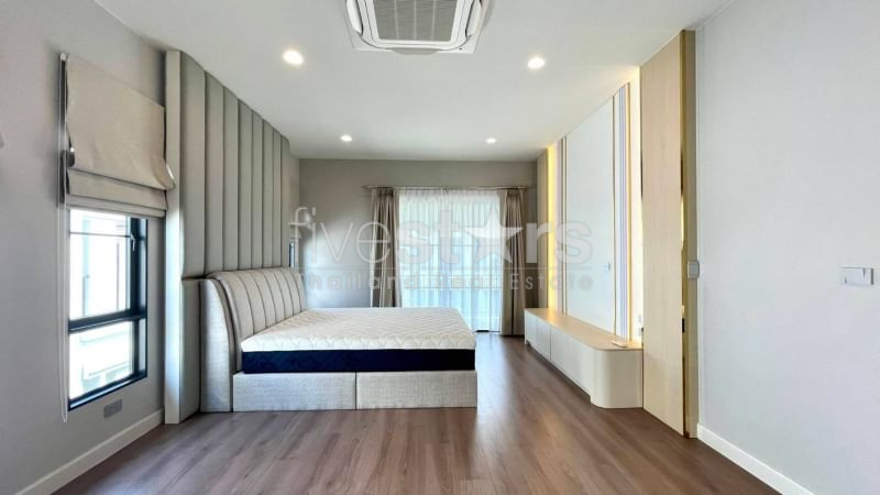 Maison de 4 chambres dans un complexe à louer à Bangna-Suvarnabhumi, photo 11