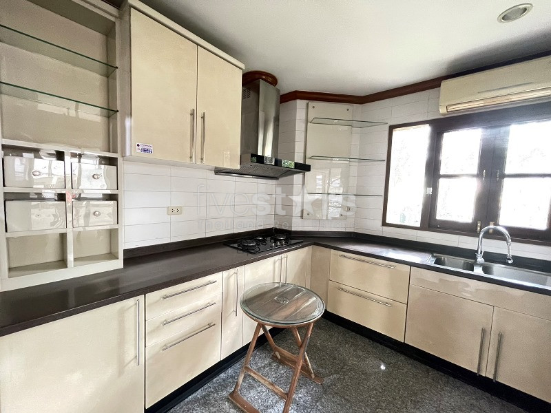 Belle maison au style colonial avec 4 chambres à louer, photo 17