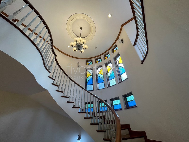 Belle maison au style colonial avec 4 chambres à louer, photo 9
