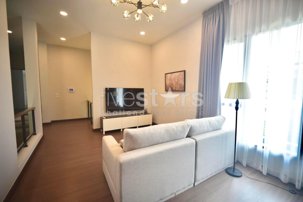 Maison moderne 4 chambres à louer Bangna, photo 9
