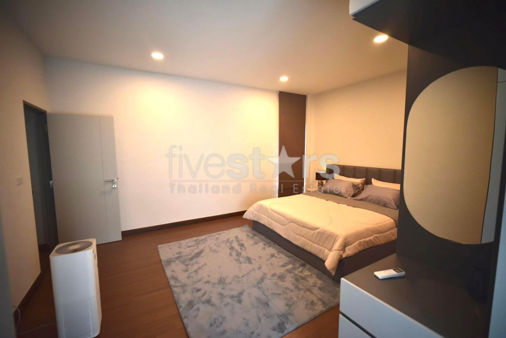 Maison moderne 4 chambres à louer Bangna, photo 10