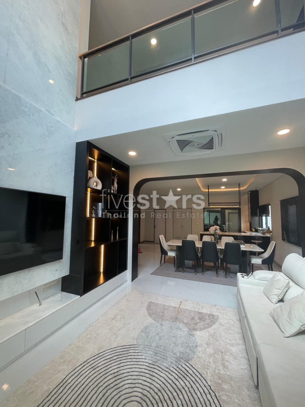 Maison moderne et luxueuse de 3 chambres à louer à Bangna., photo 2