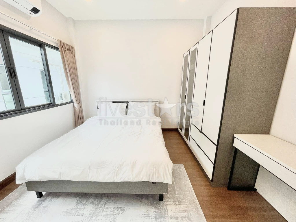 Superbe maison moderne de luxe de 5 chambres à louer à Bangna, photo 13