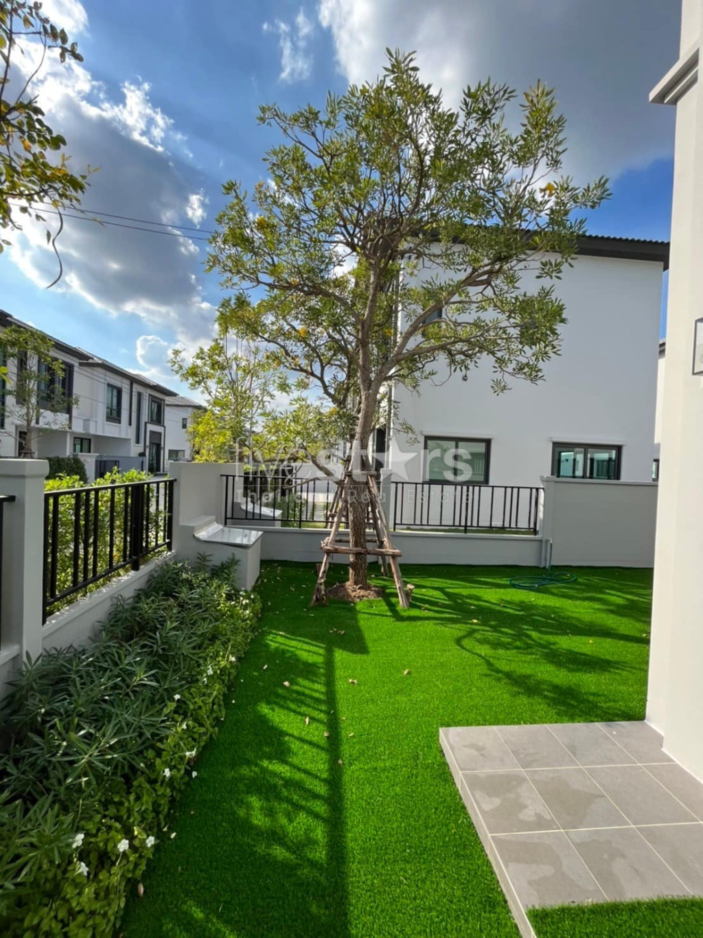 Maison moderne de 3 chambres à louer à Bangna, photo 2