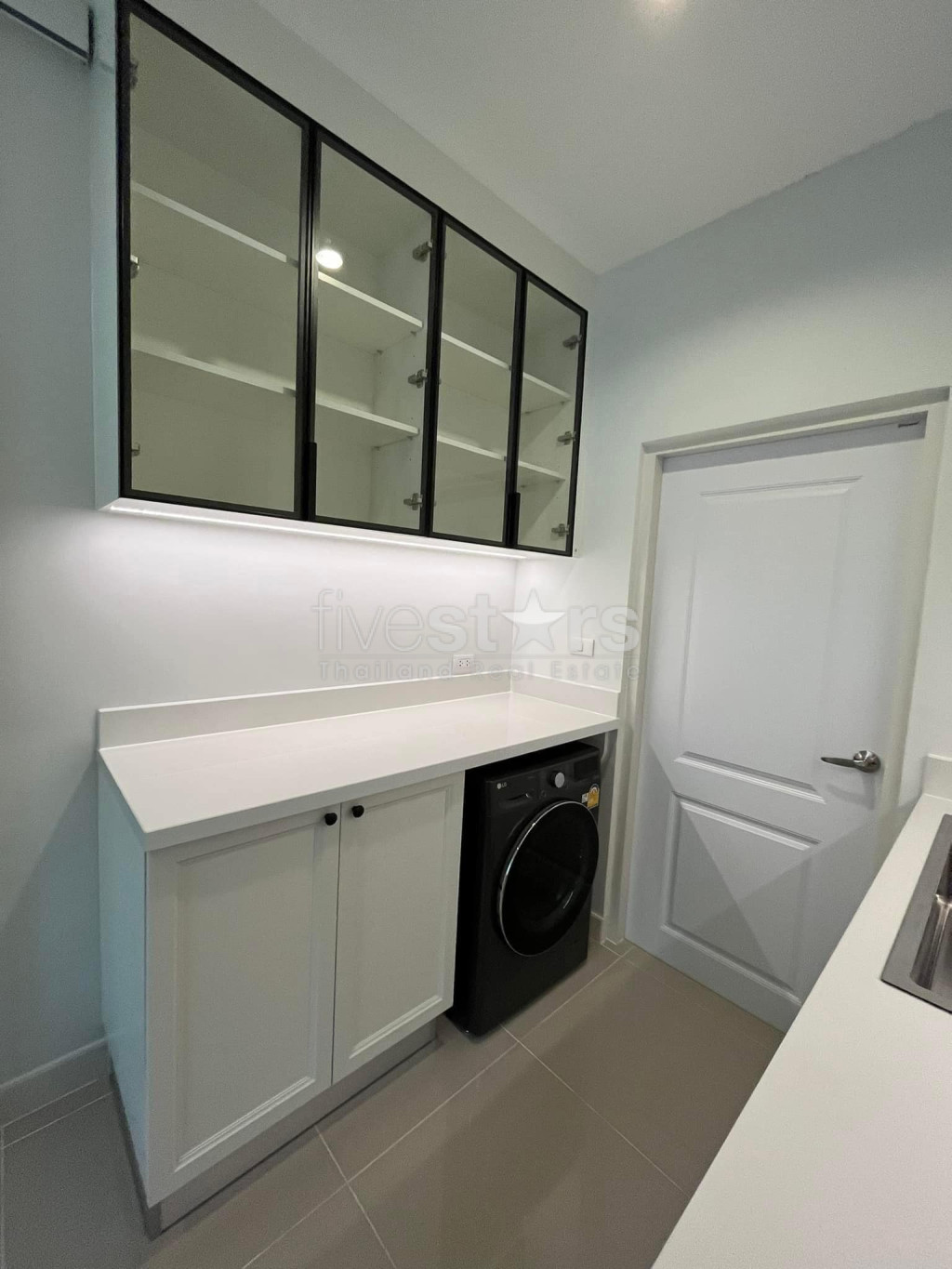 Maison moderne de 3 chambres à louer à Bangna, photo 9