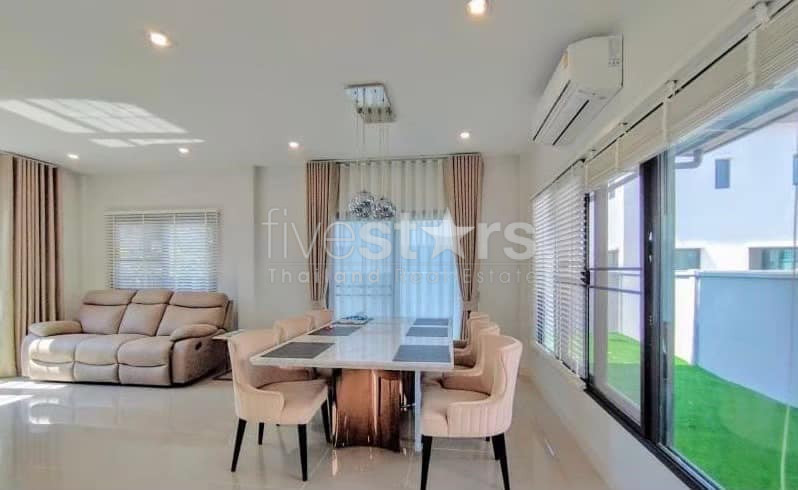 Maison moderne de 3 chambres à louer à Bangna, photo 5