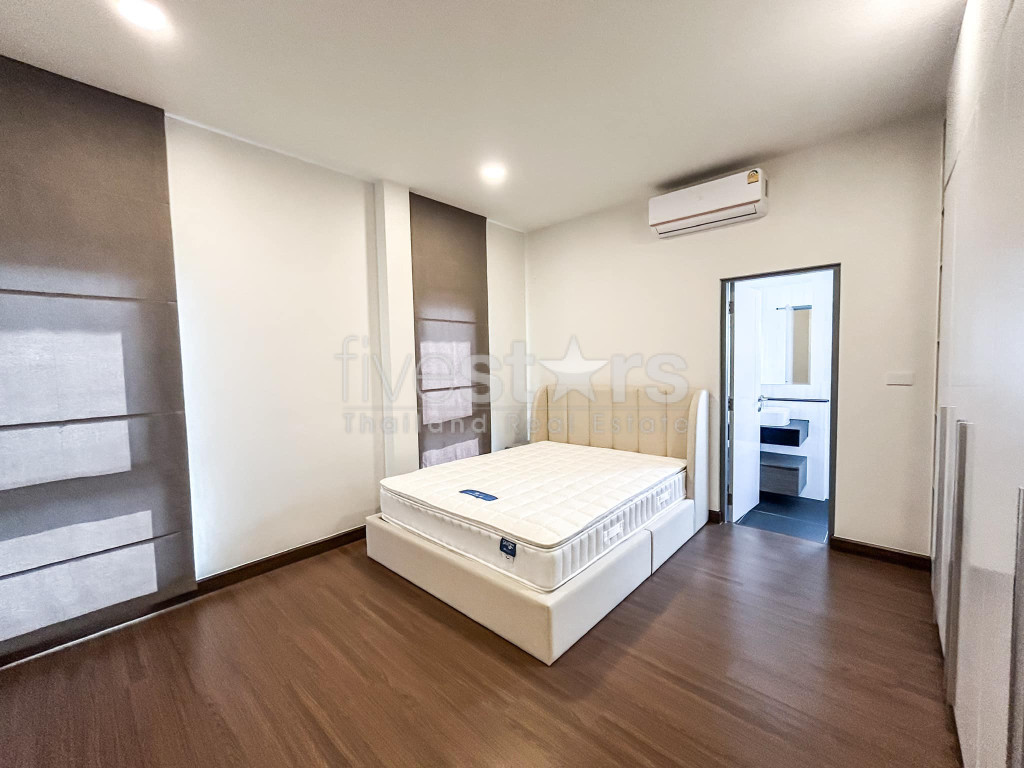 Maison de luxe moderne de 5 chambres à louer à Bangna., photo 13