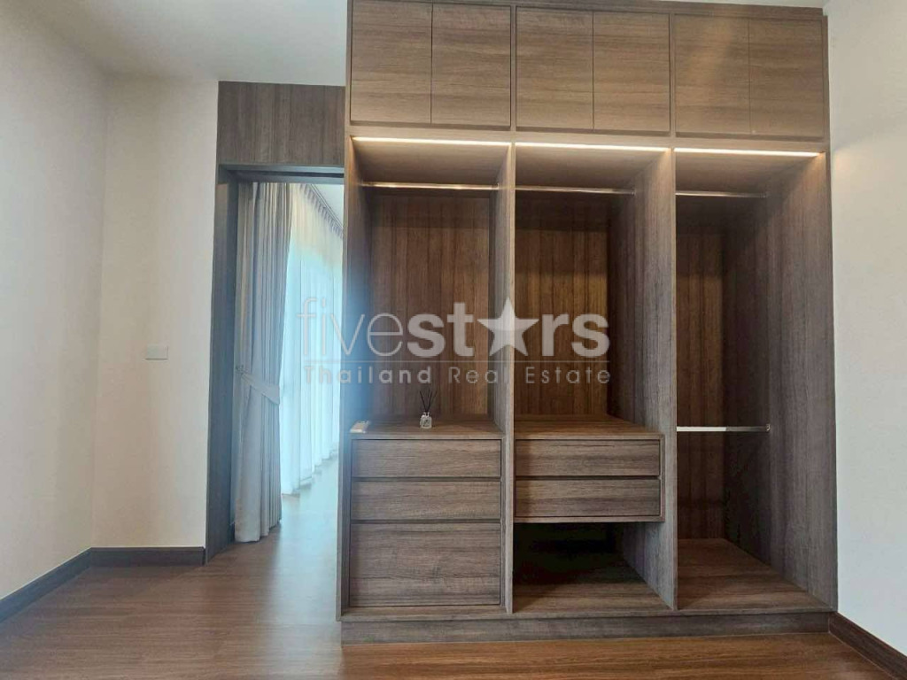 Maison Moderne de 4 Chambres à Louer à Bangna, photo 16