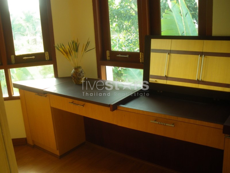 Maison de 4 chambres à louer dans une résidence privée, photo 5