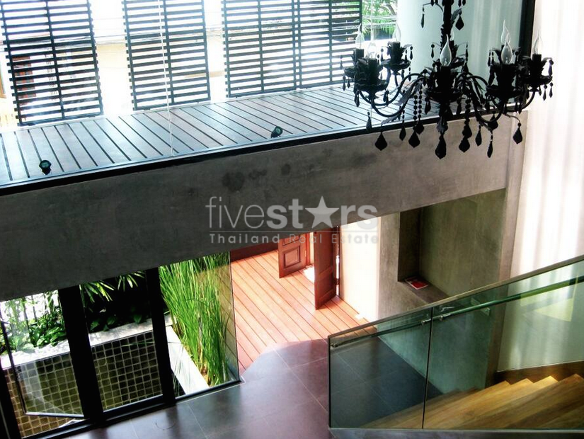 Maison moderne de 3 chambres à louer proche du BTS Thonglor, photo 13