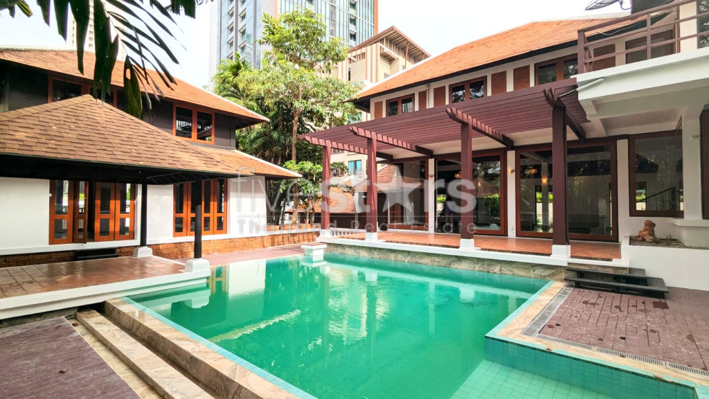 Maison de 5 chambres exceptionnelle à louer proche de Phrom Phong