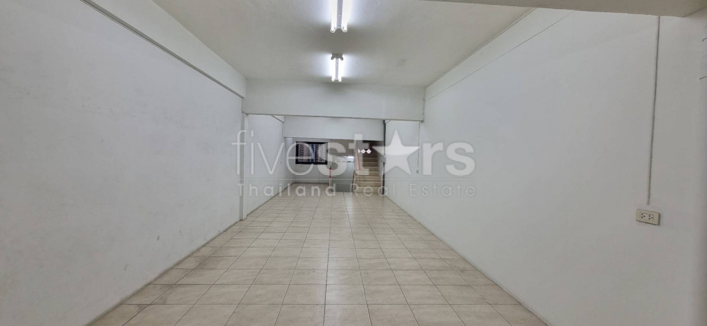 Immeuble commercial à vendre à l'intersection de Pratu Nam, photo 6