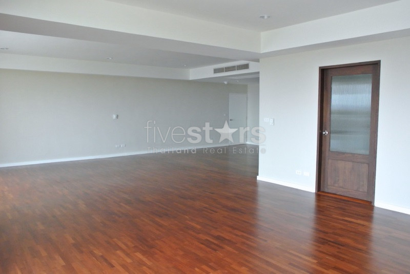 Condo spacieux de 4 chambres à louer sur Ekamai, photo 7