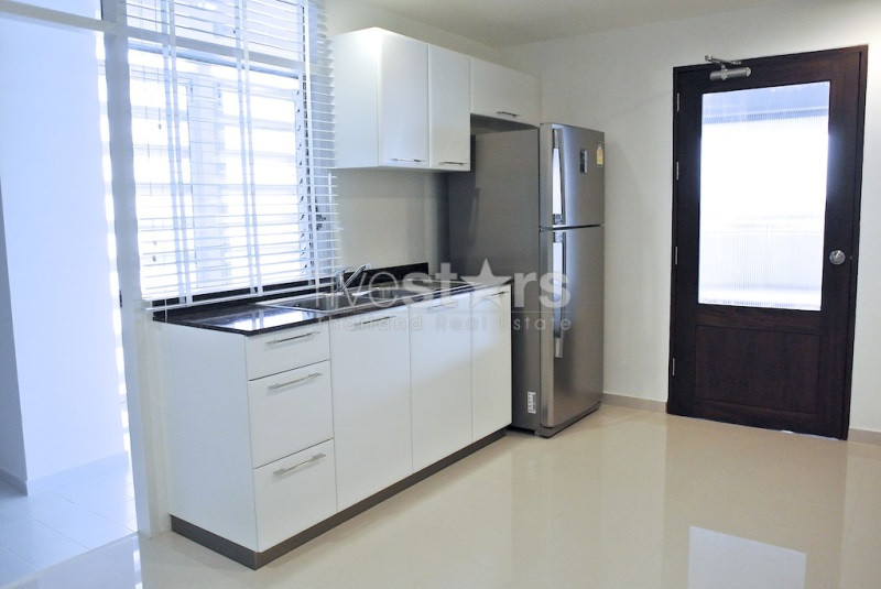 Condo spacieux de 4 chambres à louer sur Ekamai, photo 21