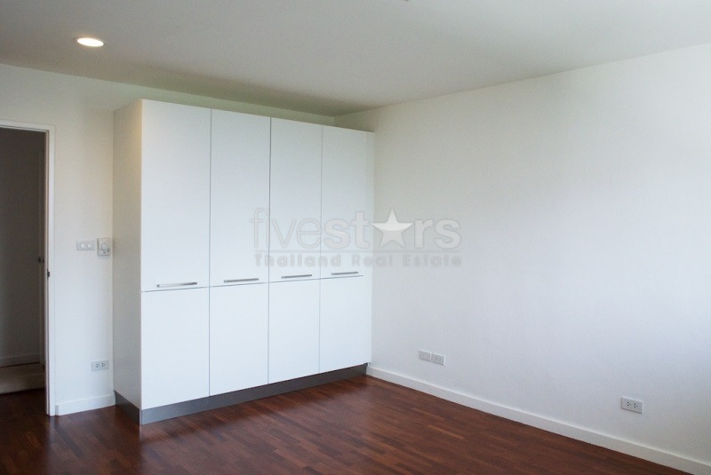Condo spacieux de 4 chambres à louer sur Ekamai, photo 17