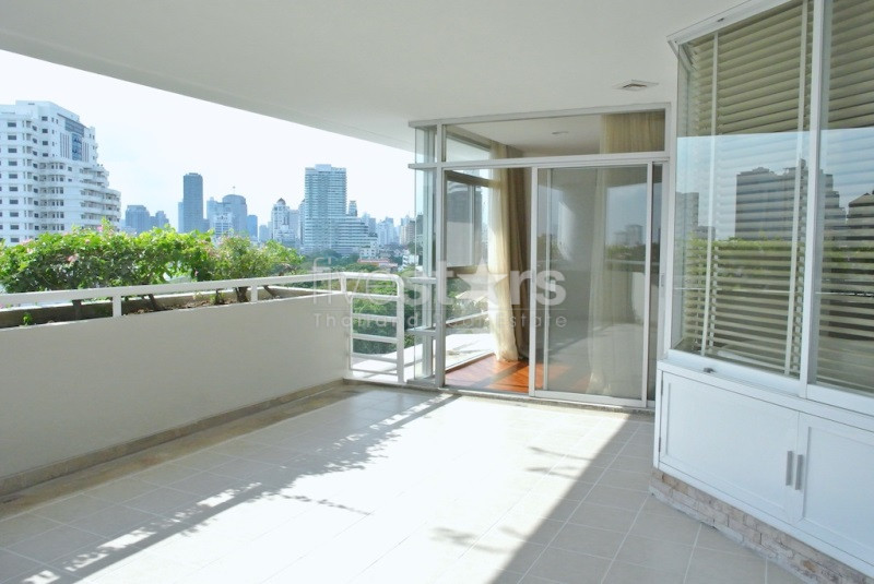 Condo spacieux de 4 chambres à louer sur Ekamai, photo 8