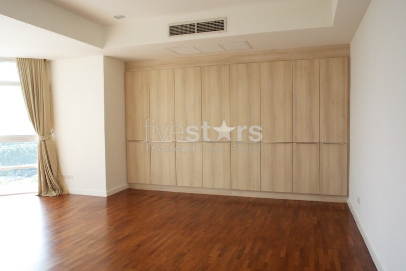 Condo spacieux de 4 chambres à louer sur Ekamai, photo 13
