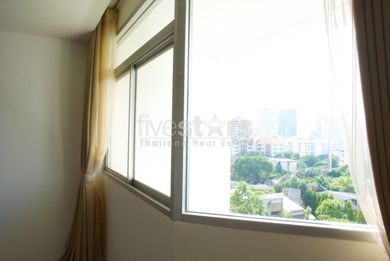 Condo spacieux de 4 chambres à louer sur Ekamai, photo 18