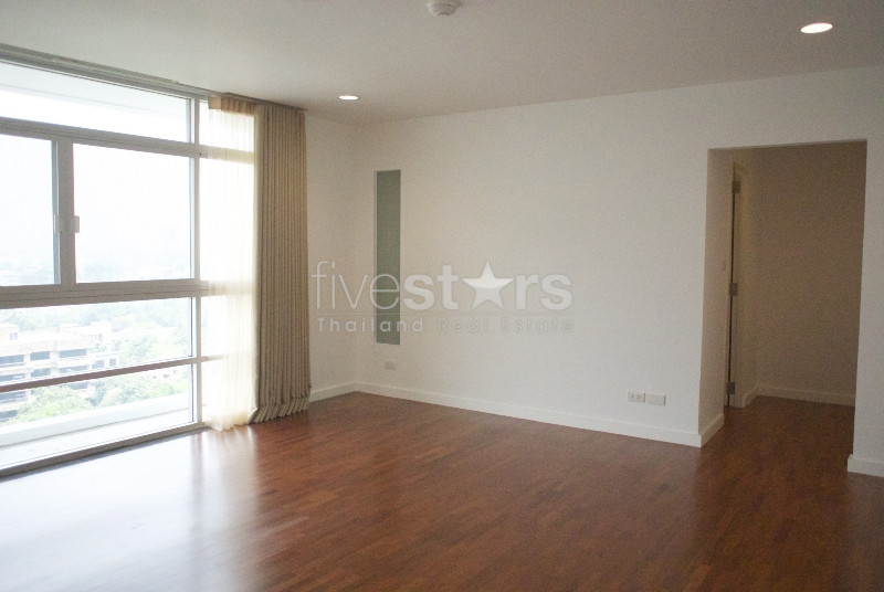 Condo spacieux de 3 chambres à louer sur Ekamai, photo 10