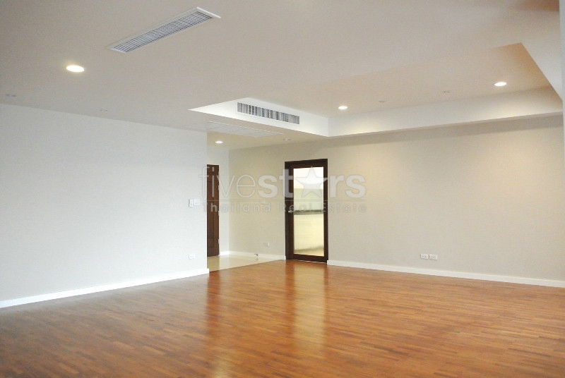 Condo spacieux de 3 chambres à louer sur Ekamai, photo 2