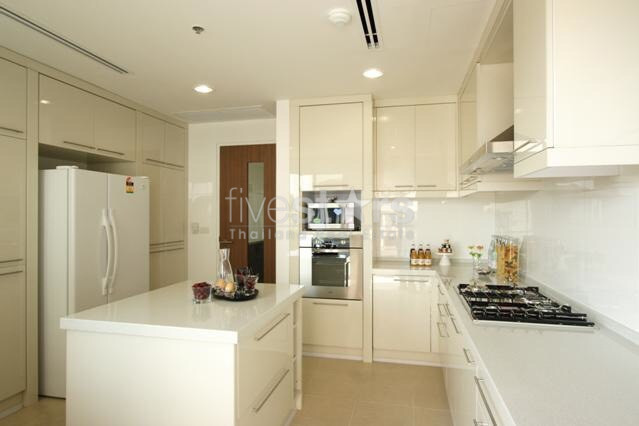appartement avec 3 chambres à louer quartier Ekamai