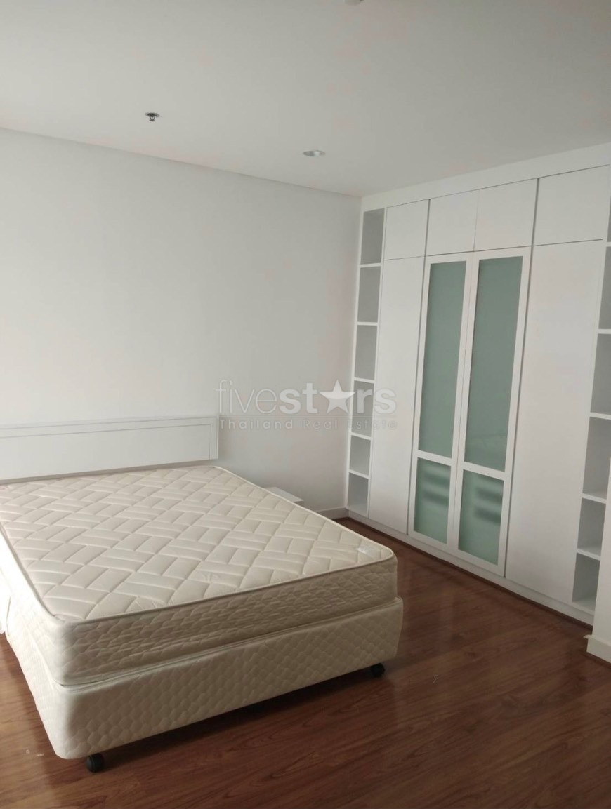 Petit immeuble de 4 chambres à louer sur Ekkamai, photo 12