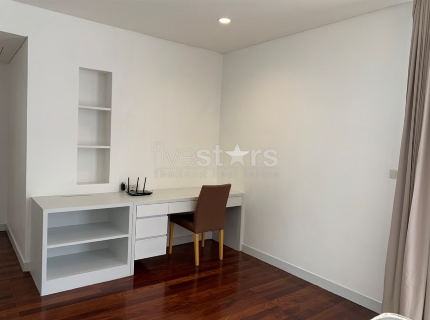 Petit immeuble de 4 chambres à louer sur Ekkamai, photo 10