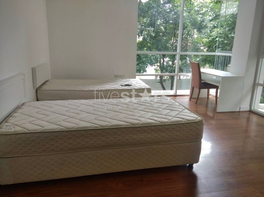 Petit immeuble de 4 chambres à louer sur Ekkamai, photo 13