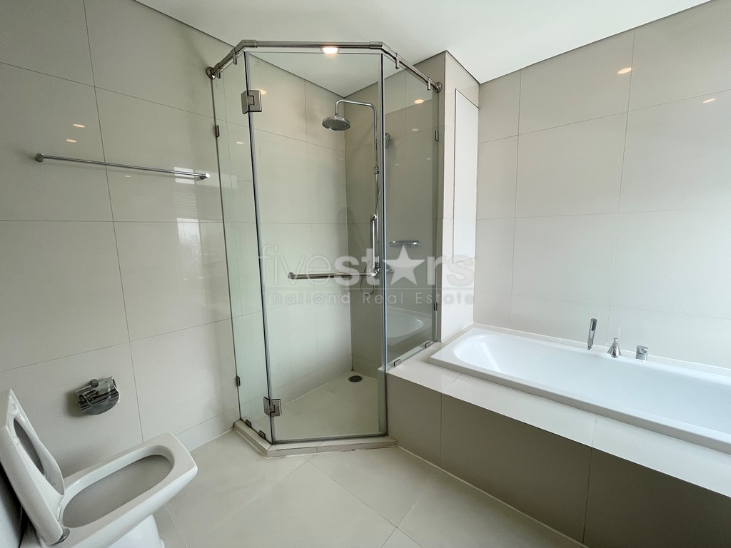 Condo de 3 chambres à louer près de la station BTS Ekkamai & Thong Lo, photo 12