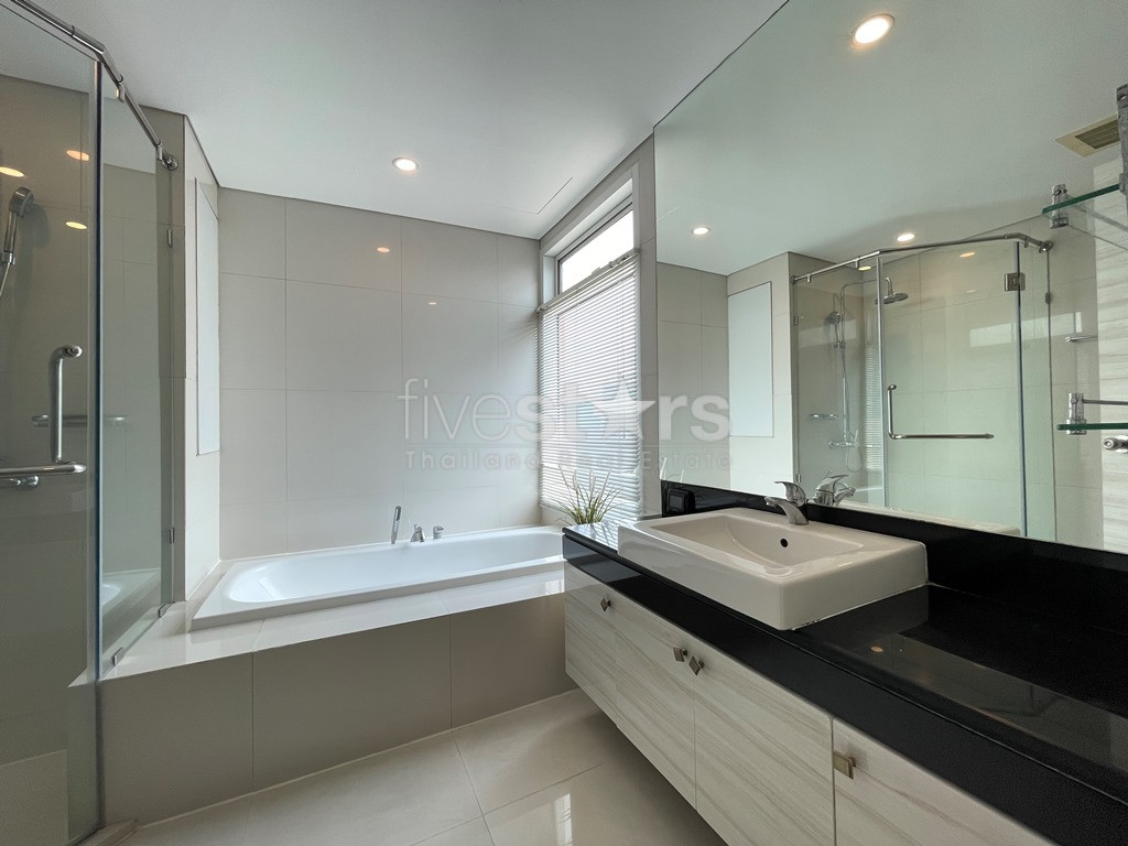 Condo de 3 chambres à louer près de la station BTS Ekkamai & Thong Lo, photo 10