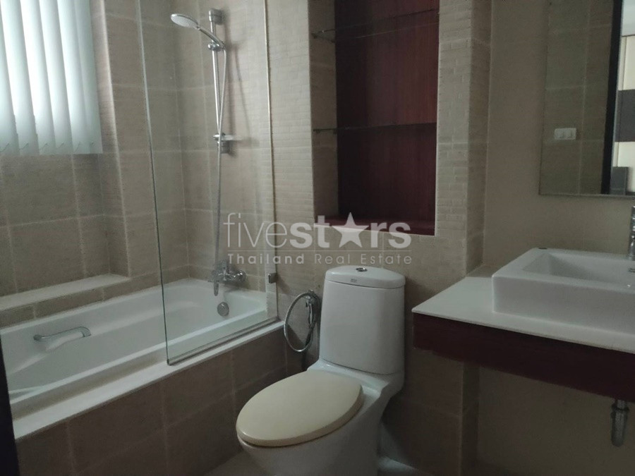 2 bedrooms condo for rent near BTS Ekkamai, photo 14