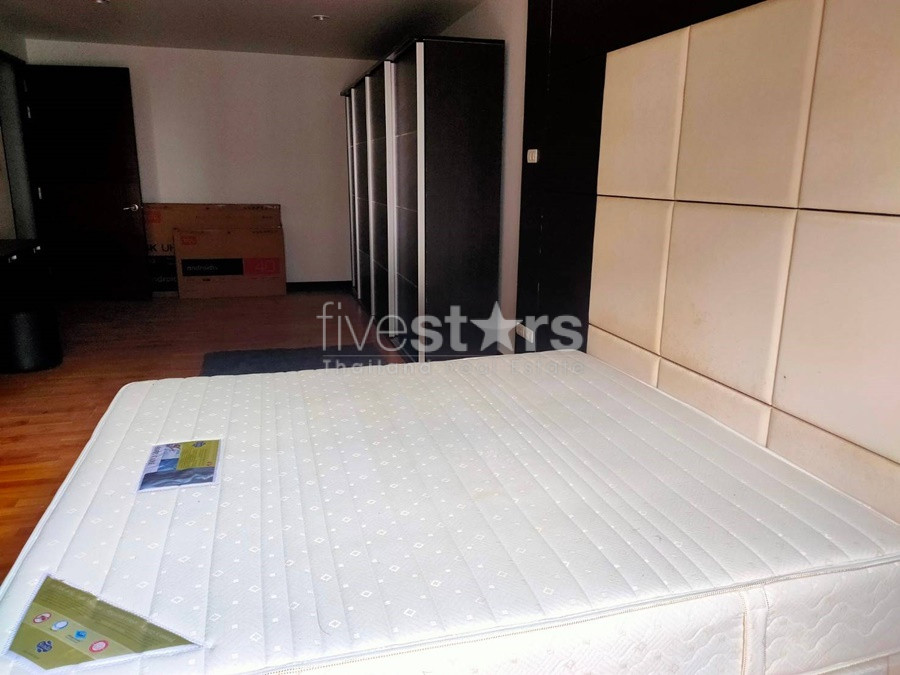 Large 2 bedrooms condo for rent in Ekkamai, photo 9