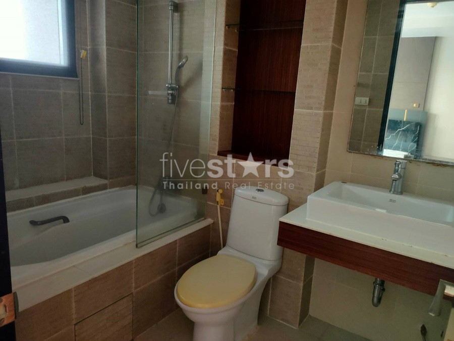 2 bedrooms low rise condo for rent near BTS Ekkamai, photo 10