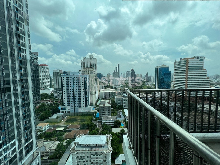 Modern condo 2 bedrooms for rent near BTS Ekkamai, photo 9