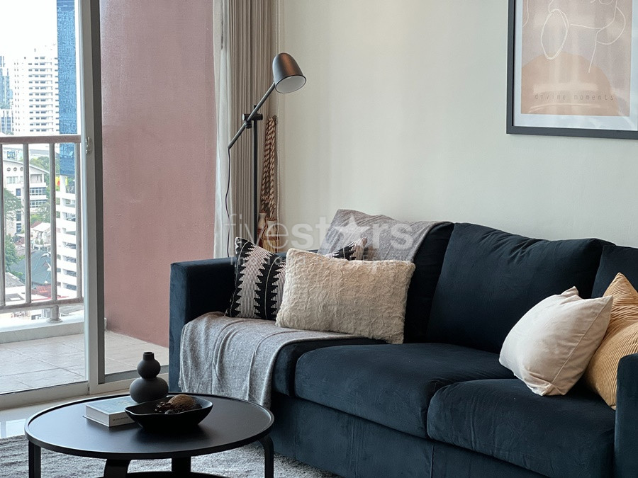 Modern 2 bedrooms pet friendly condo for rent near BTS Ekkamai, photo 2