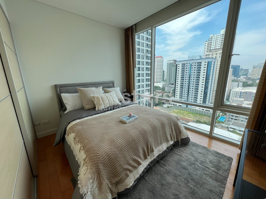 Modern 2 bedrooms pet friendly condo for rent near BTS Ekkamai, photo 7